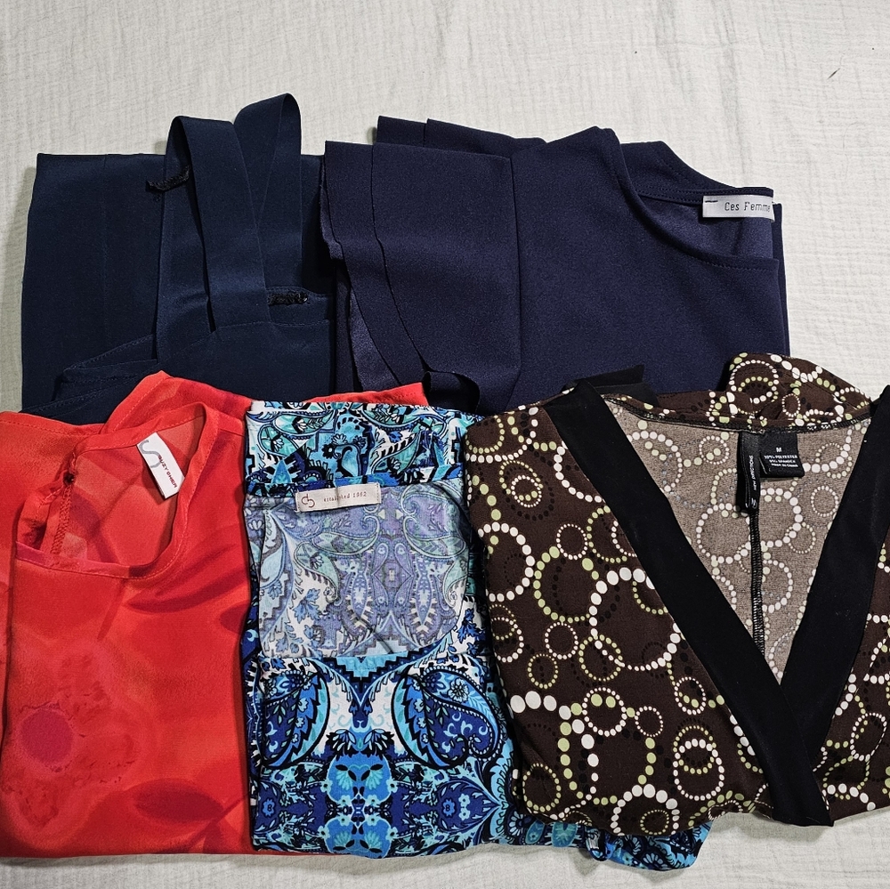 Lot of 5 dresses size Medium